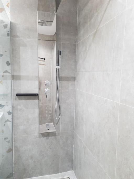 Dahlia - 5 Min Drive To Port Piraeus