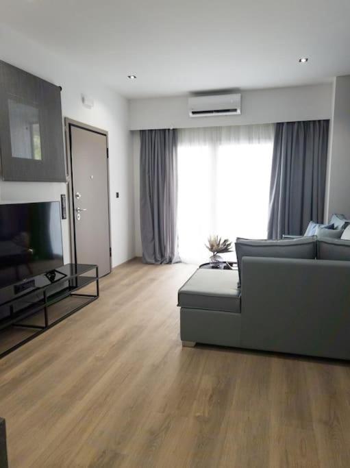 Dahlia - 5 Min Drive To Port *